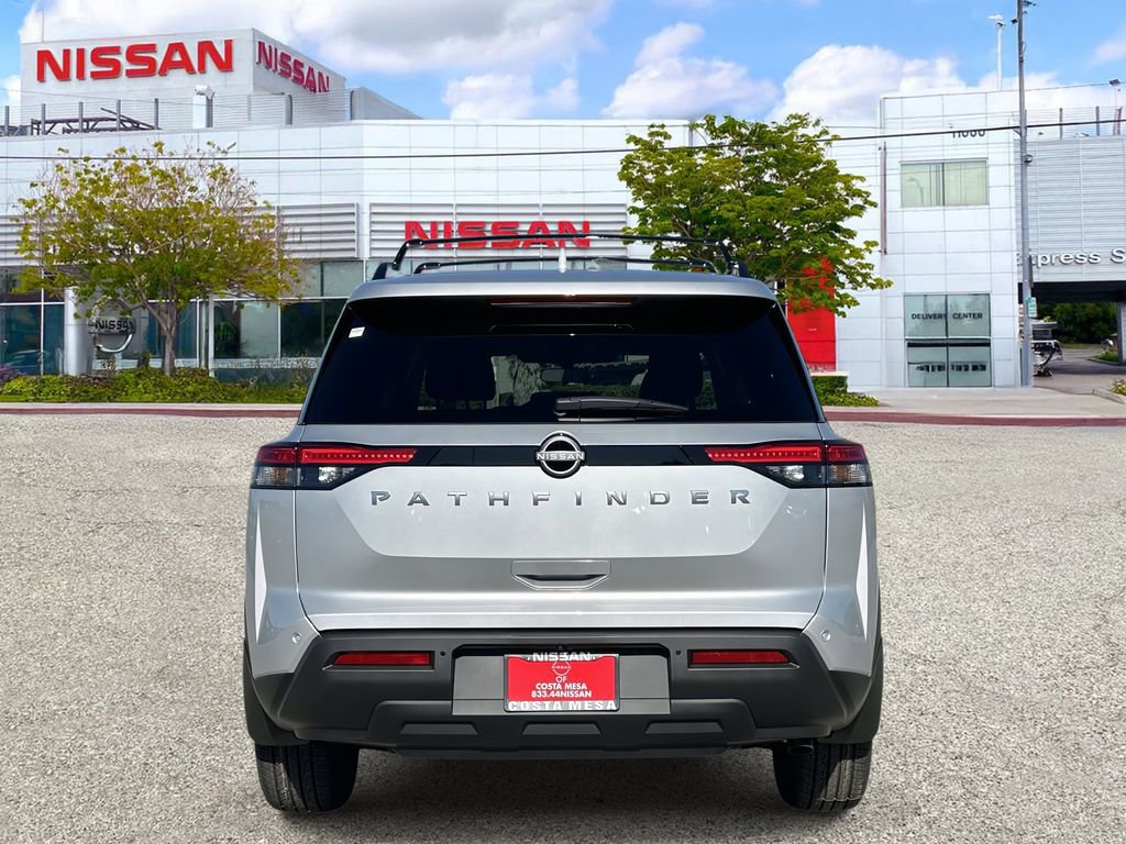 New 2025 Nissan Pathfinder SV image 3