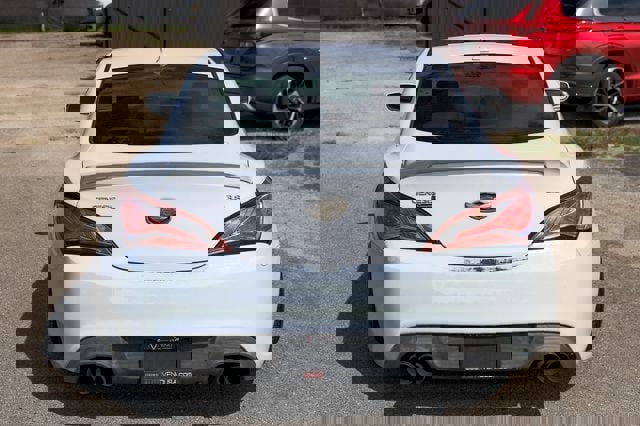 Used 2015 Hyundai Genesis 3.8 RWD image 11