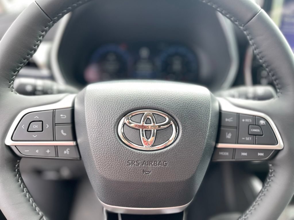 New 2026 Toyota Highlander Platinum AWD/4WD image 34