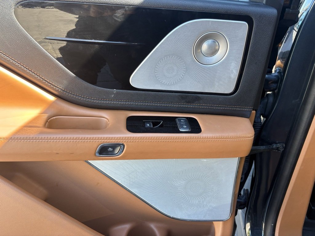 Used 2020 Lincoln Aviator Black Label w/ Dynamic Handling Package image 11