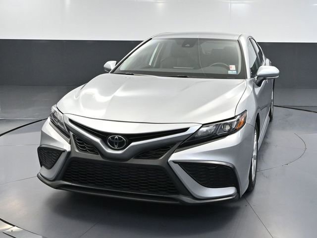 Used 2024 Toyota Camry SE image 10