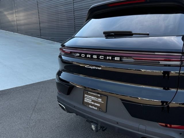 Certified 2024 Porsche Cayenne AWD/4WD image 37