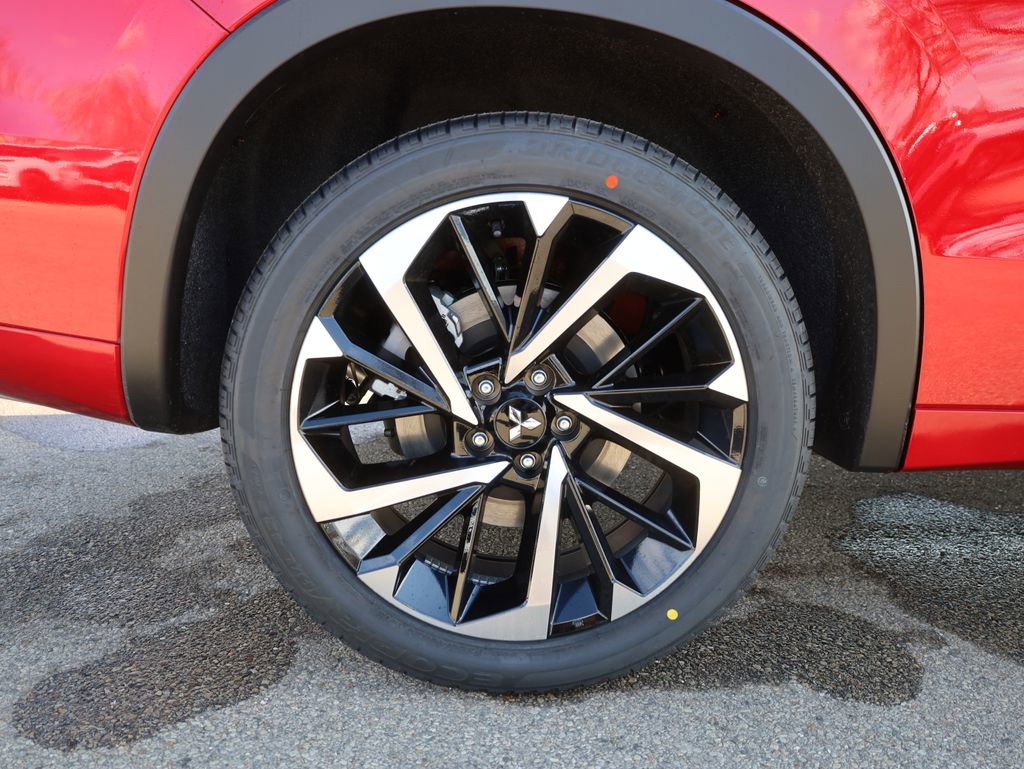 New 2025 Mitsubishi Outlander SEL image 12