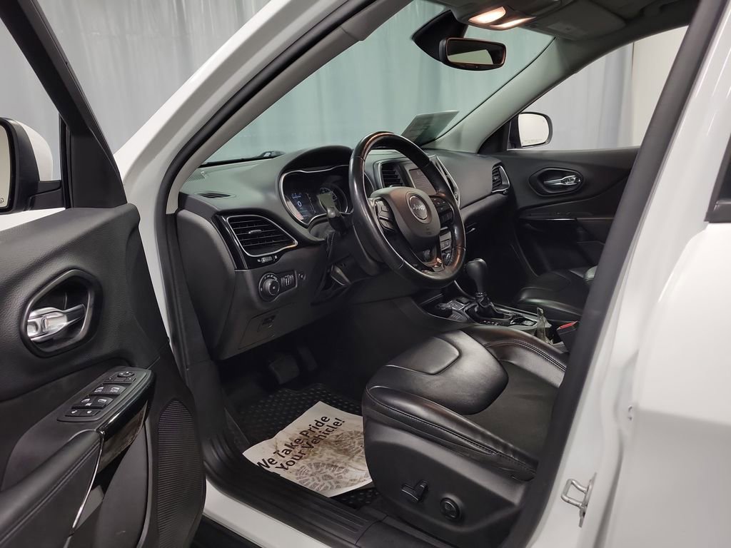 Used 2020 Jeep Cherokee Latitude Plus image 13