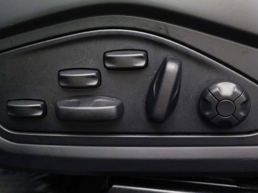 Used 2023 Porsche Taycan GTS image 31