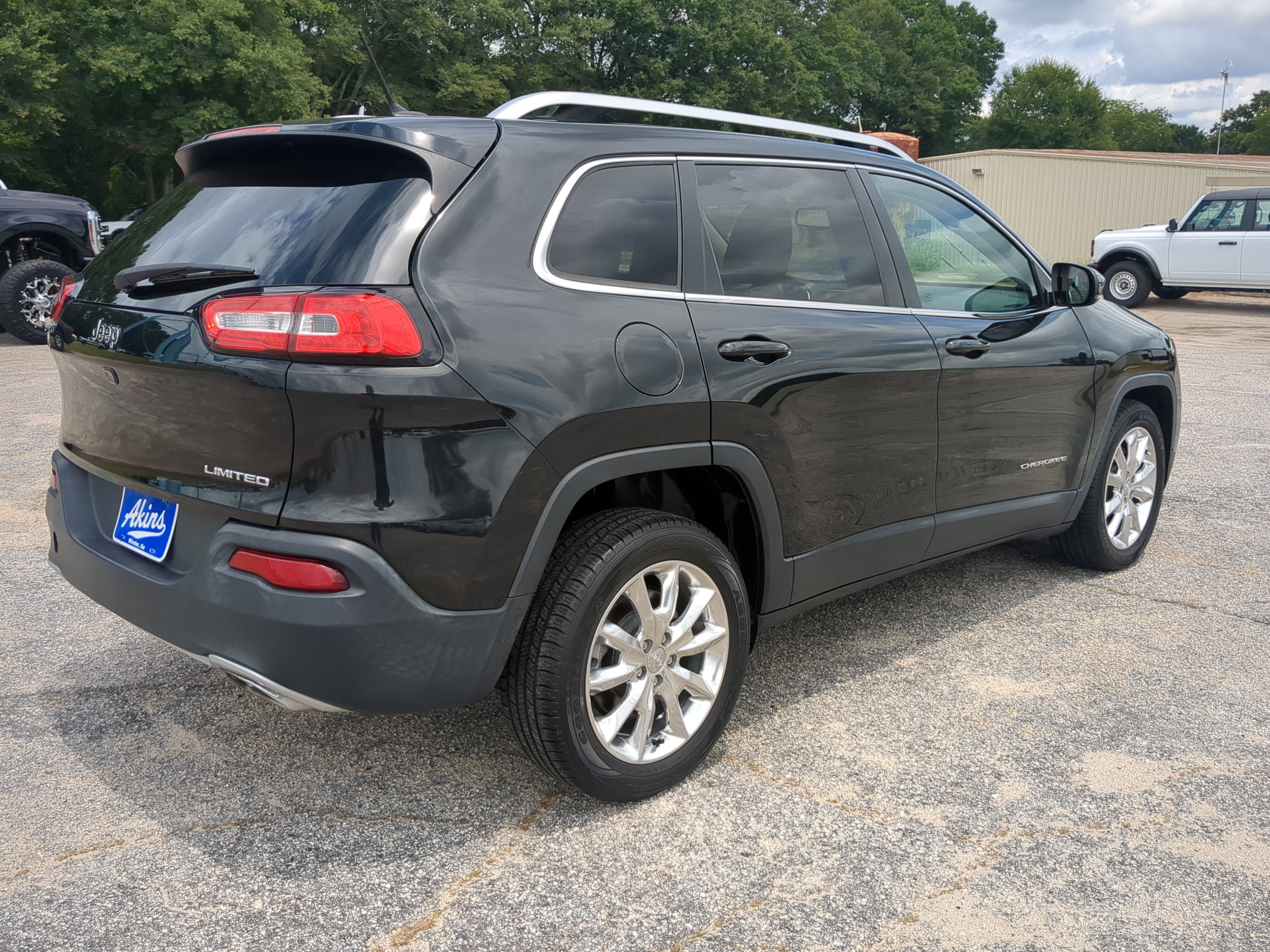 Used 2015 Jeep Cherokee Limited FWD image 3