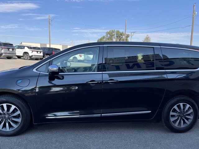 Used 2023 Chrysler Pacifica Limited image 5