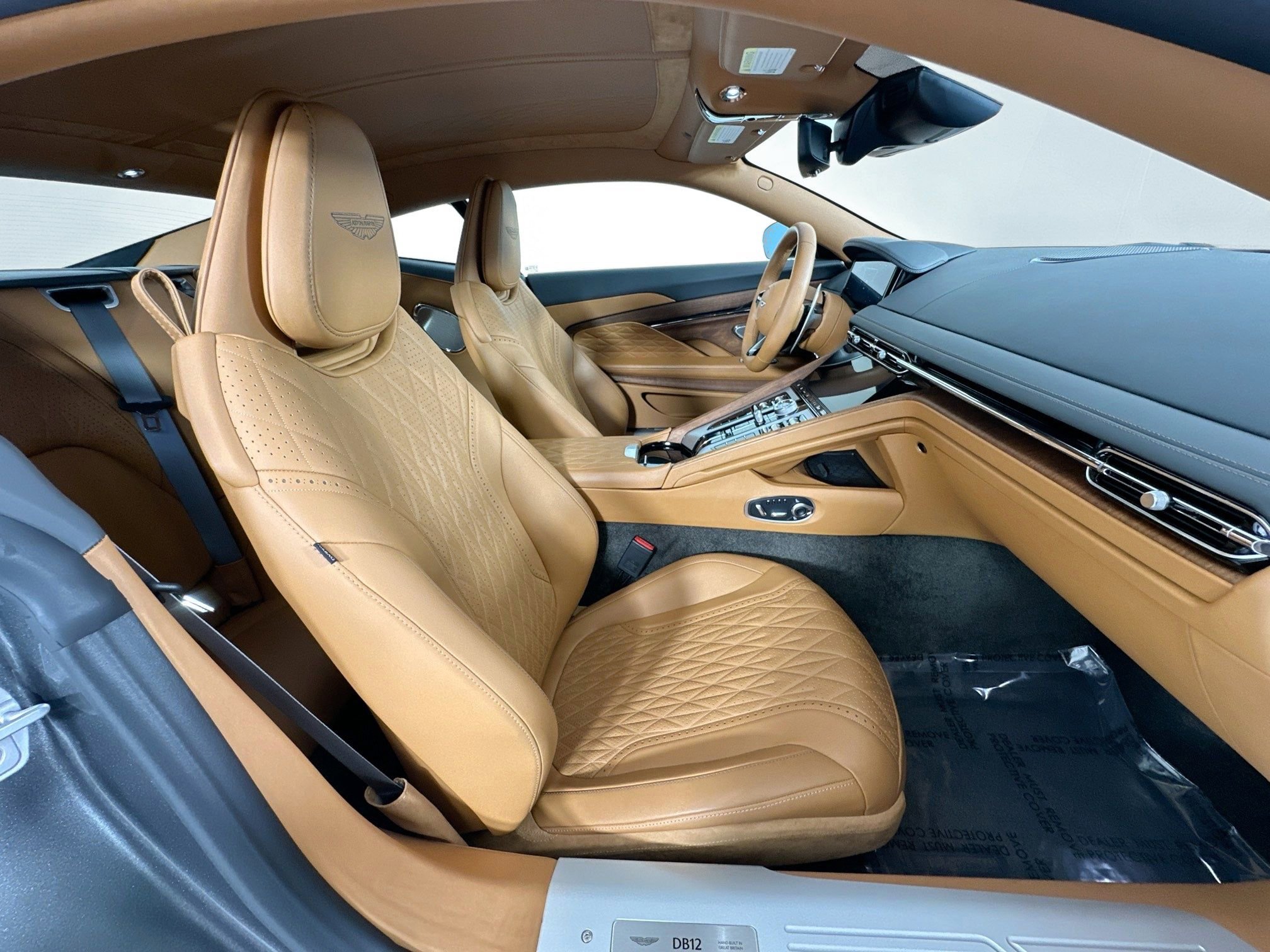 Used 2024 Aston Martin DB12 Coupe image 29