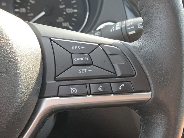 Used 2020 Nissan Rogue SV image 11