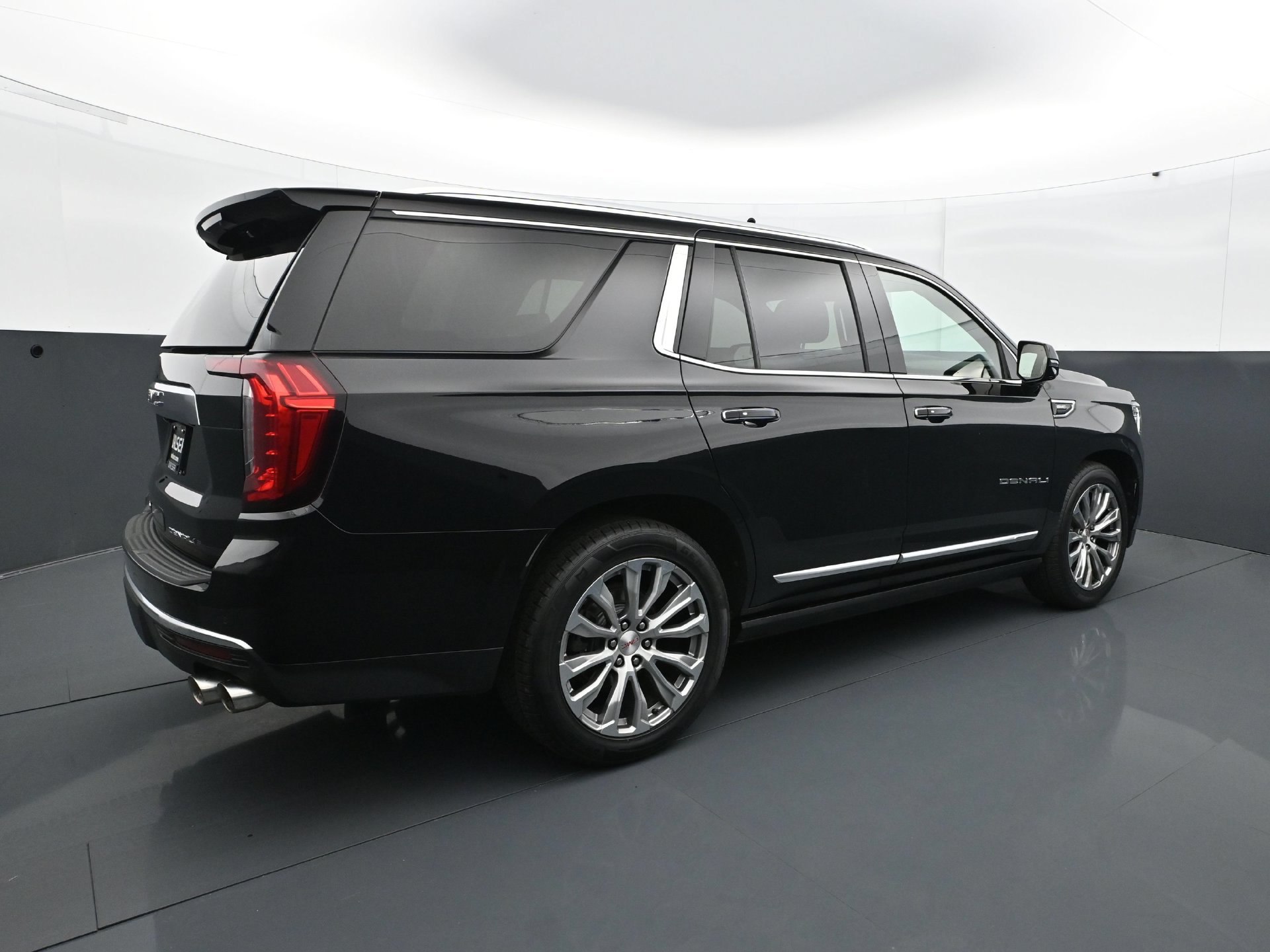Used 2021 GMC Yukon Denali w/ Denali Ultimate Package AWD/4WD image 7
