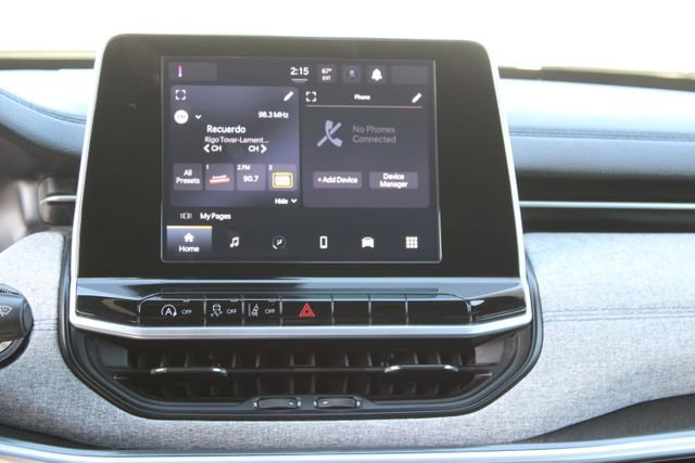 Used 2025 Jeep Compass Latitude image 16