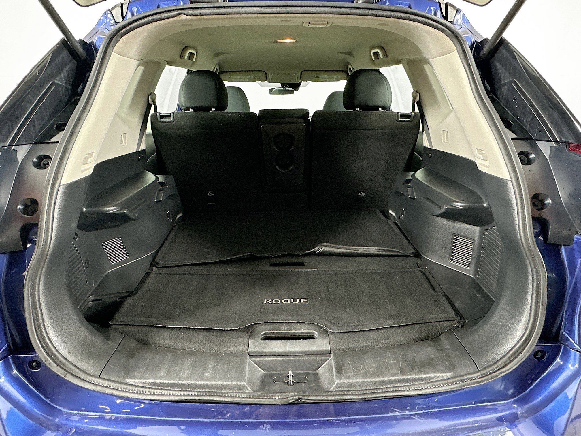 Used 2020 Nissan Rogue S FWD image 27