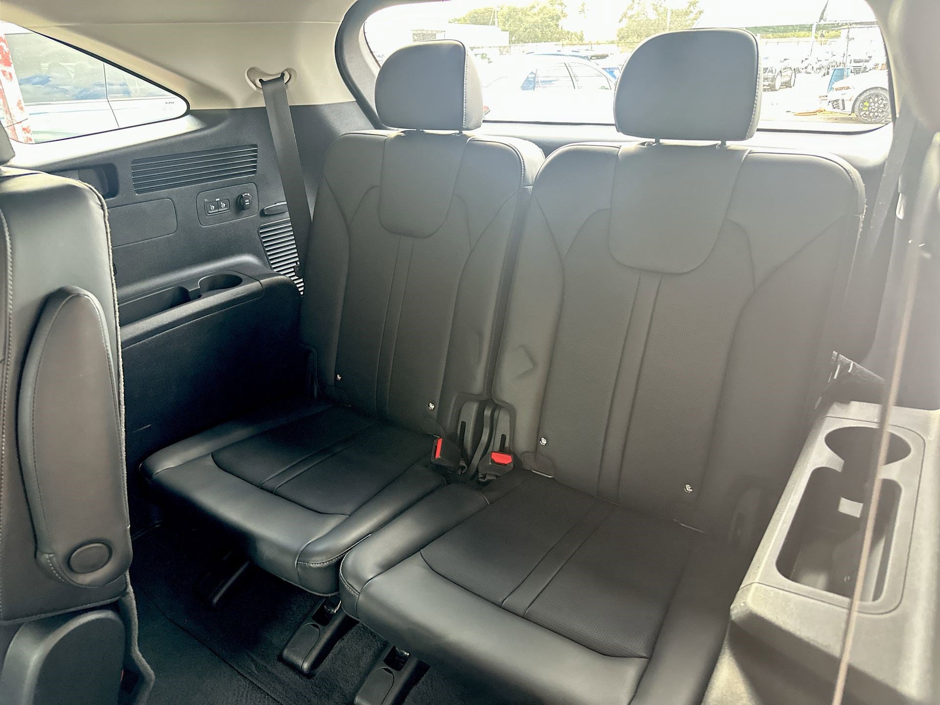 Used 2025 Kia Sorento SX image 26