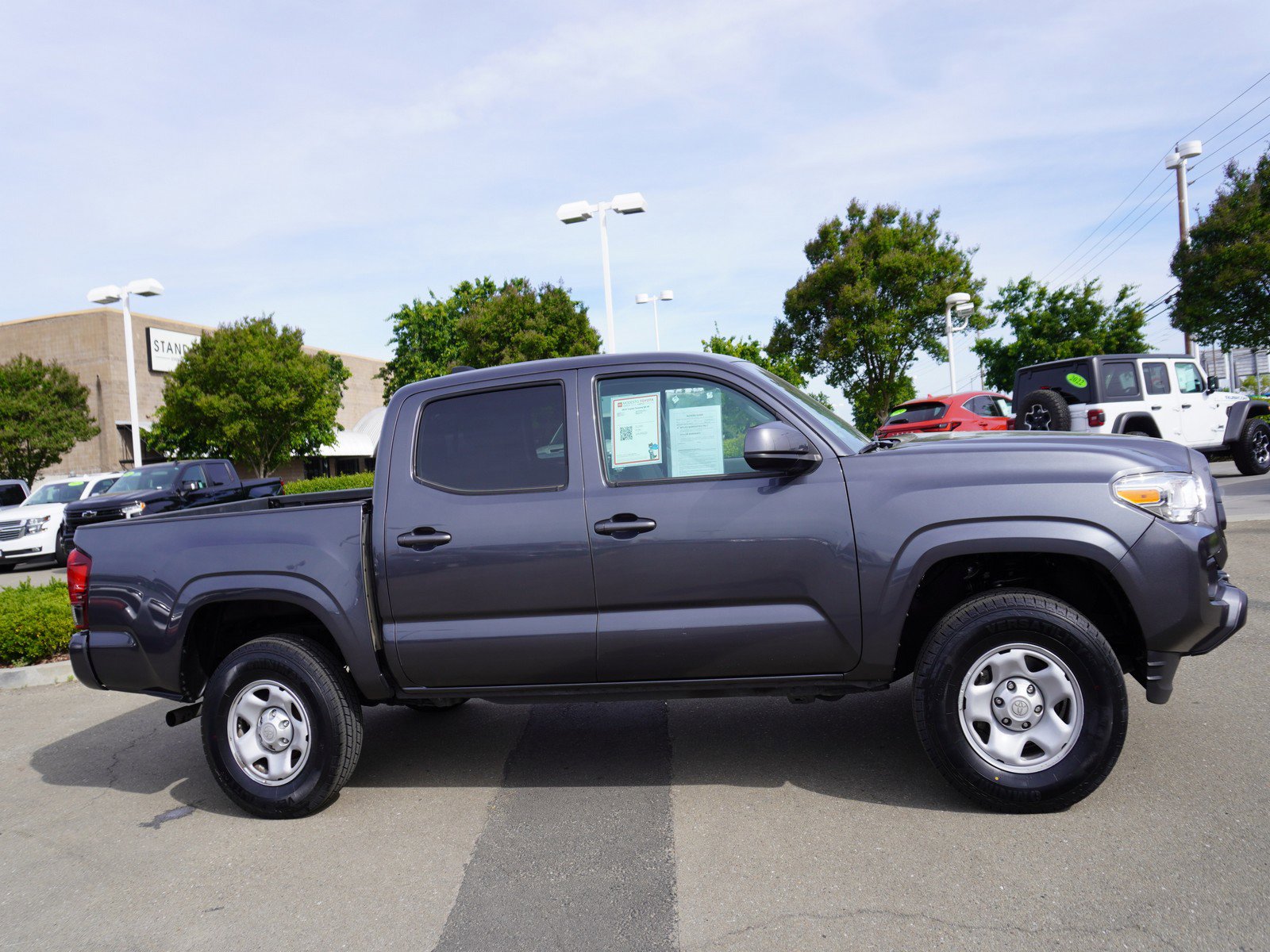 Used 2023 Toyota Tacoma SR AWD/4WD image 4