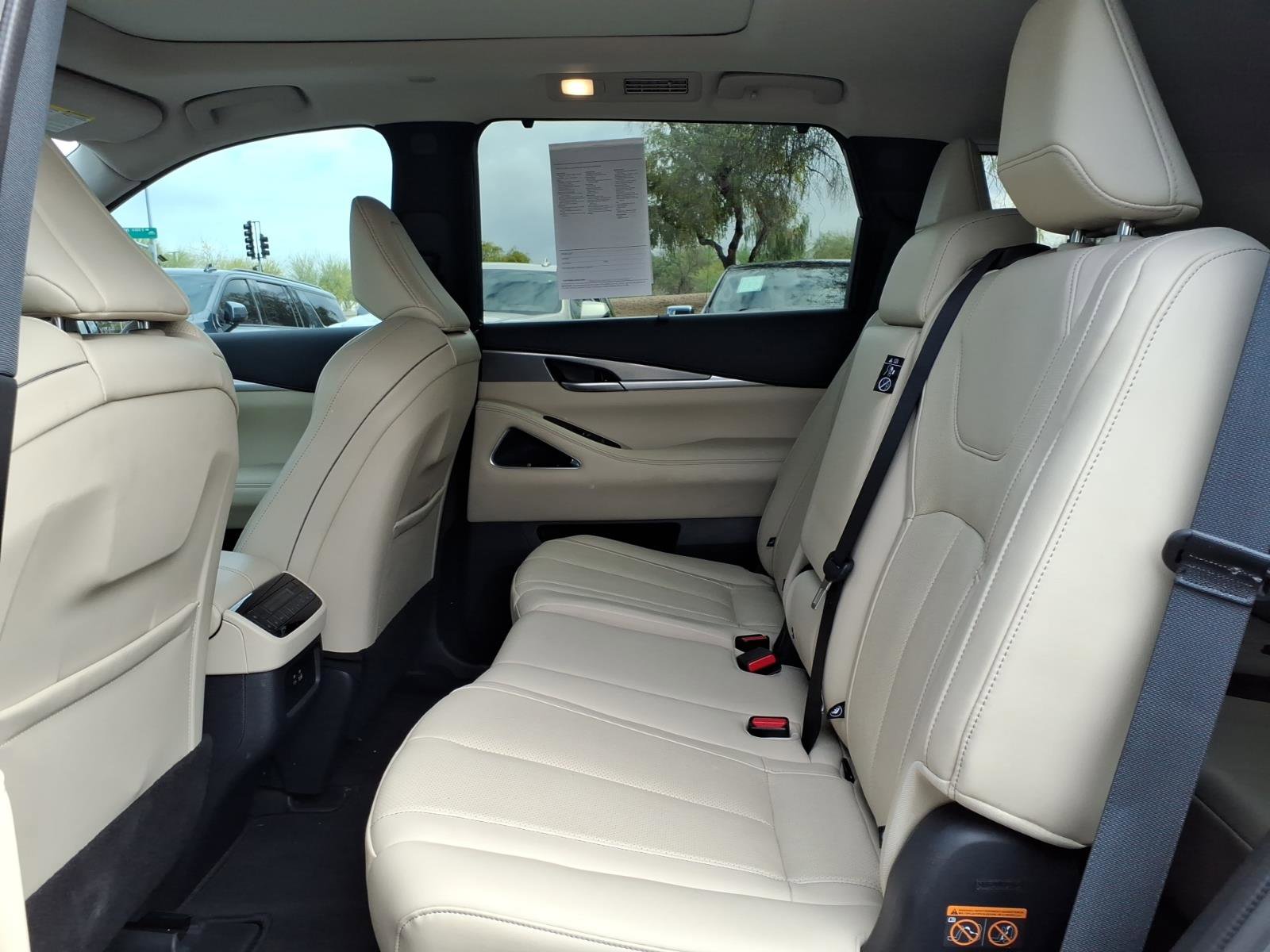 Used 2025 INFINITI QX60 Luxe w/ Cargo Package image 16