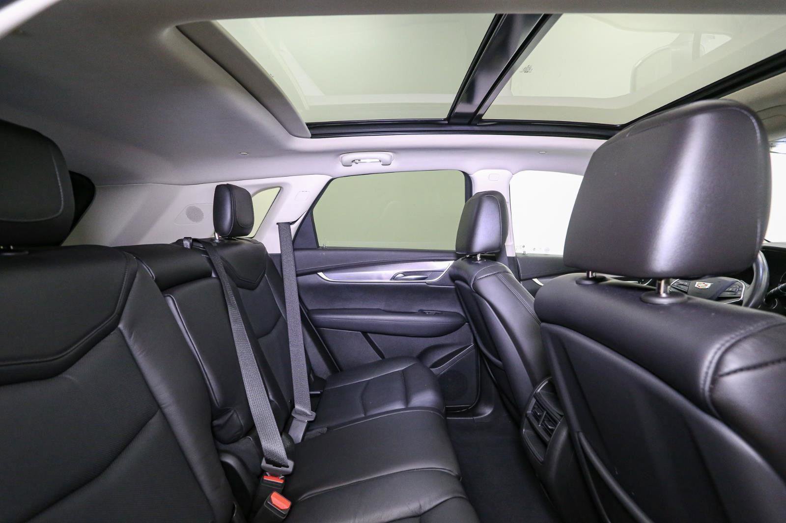 Used 2018 Cadillac XT5 Luxury w/ Driver Awareness Package image 24