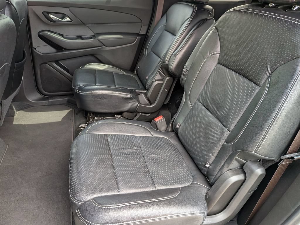 Used 2023 Chevrolet Traverse LT w/ LPO, Cargo Package FWD image 37