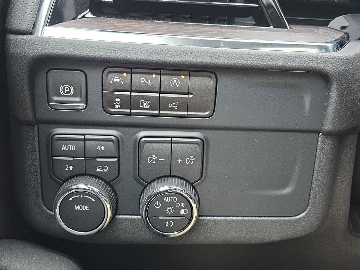 New 2025 Chevrolet Suburban Premier image 20