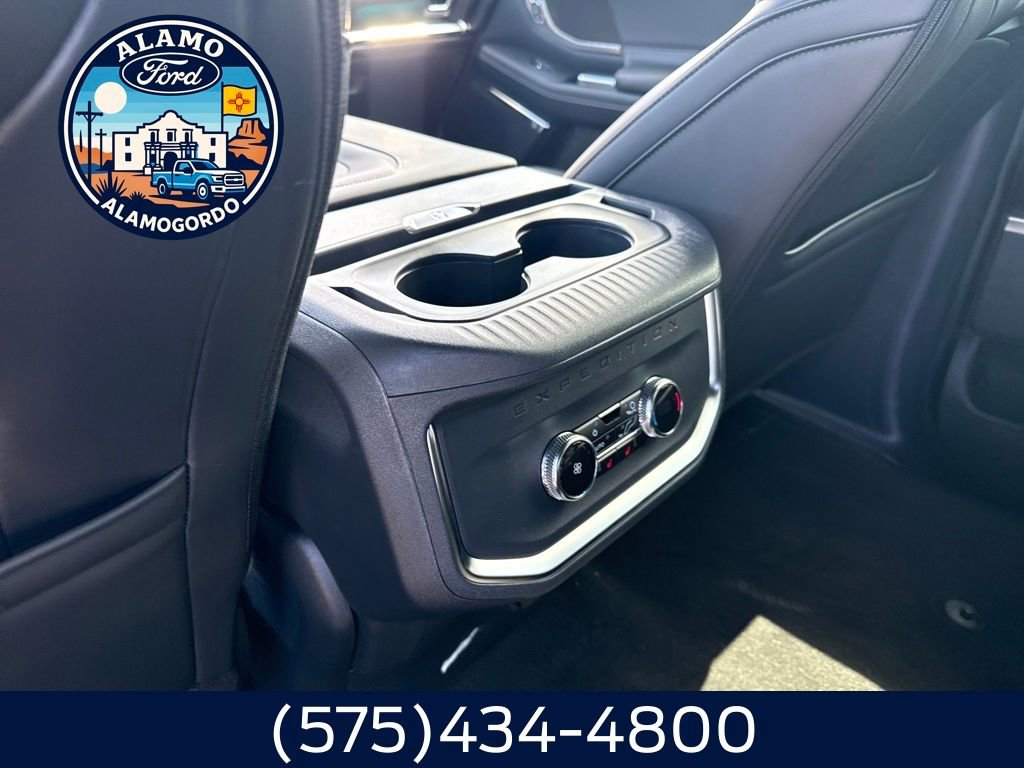 New 2025 Ford Expedition Platinum w/ Stealth Performance Package AWD/4WD image 12