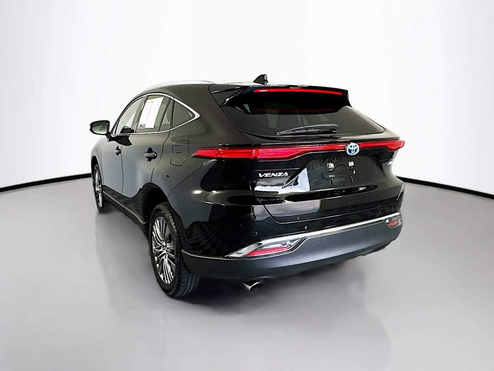 Used 2023 Toyota Venza XLE AWD/4WD image 5