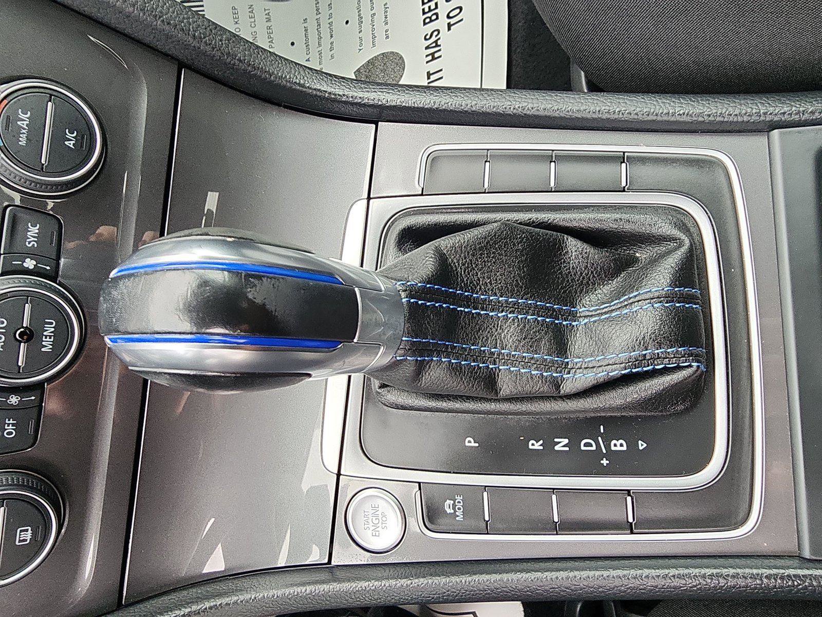 Used 2016 Volkswagen e-Golf SE w/ DC Fast Charging Package image 19