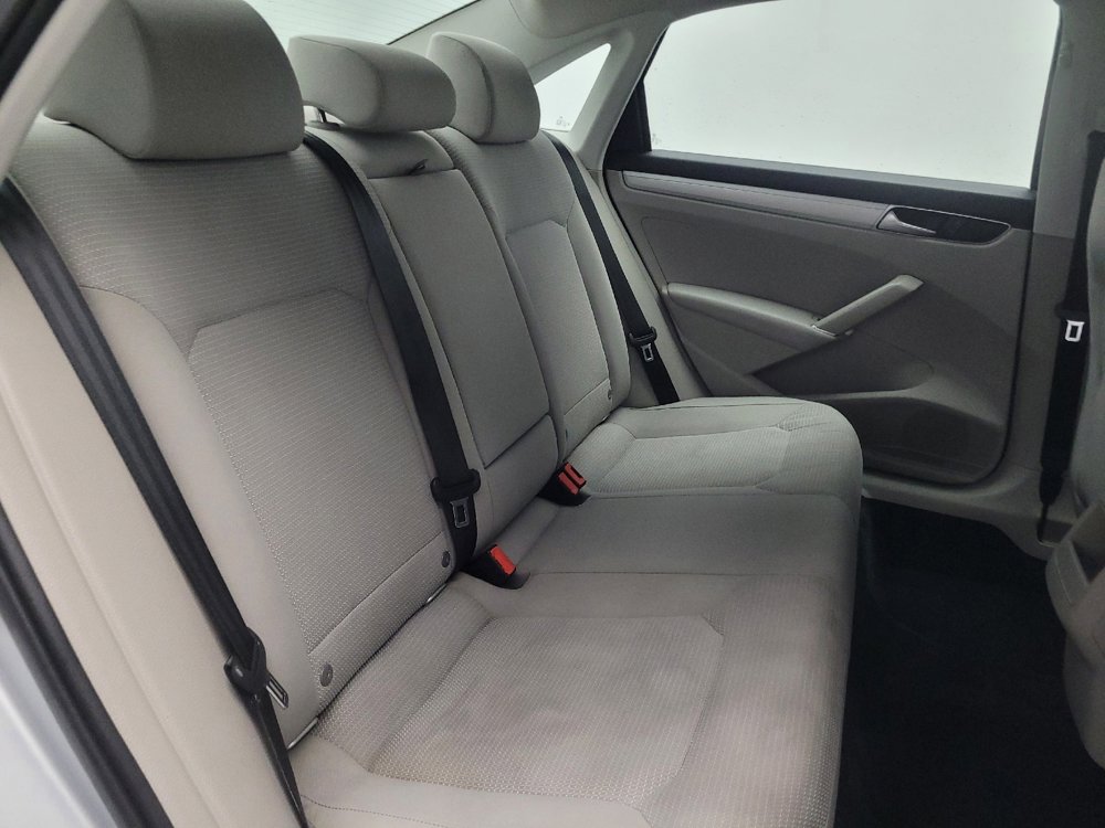 Used 2016 Volkswagen Passat 1.8T S image 19