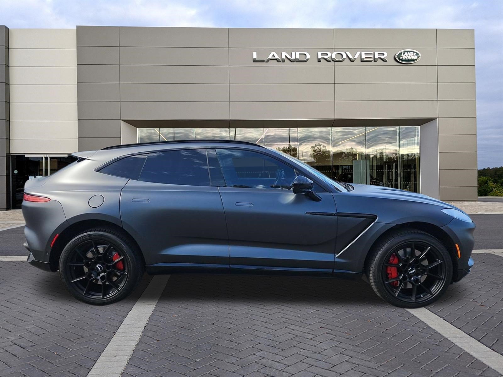 Used 2021 Aston Martin DBX AWD/4WD image 4