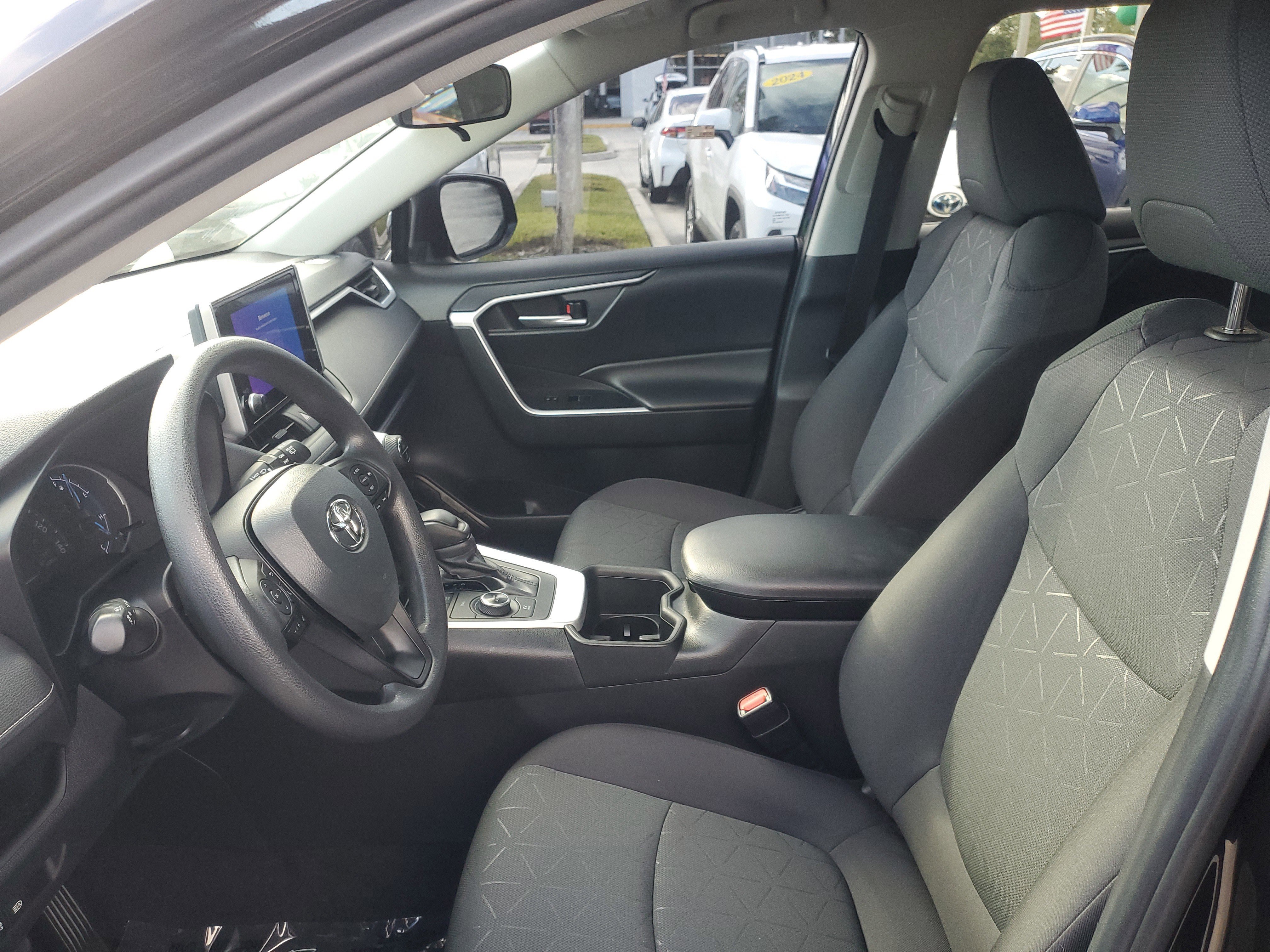 Used 2024 Toyota RAV4 AWD Hybrid image 15