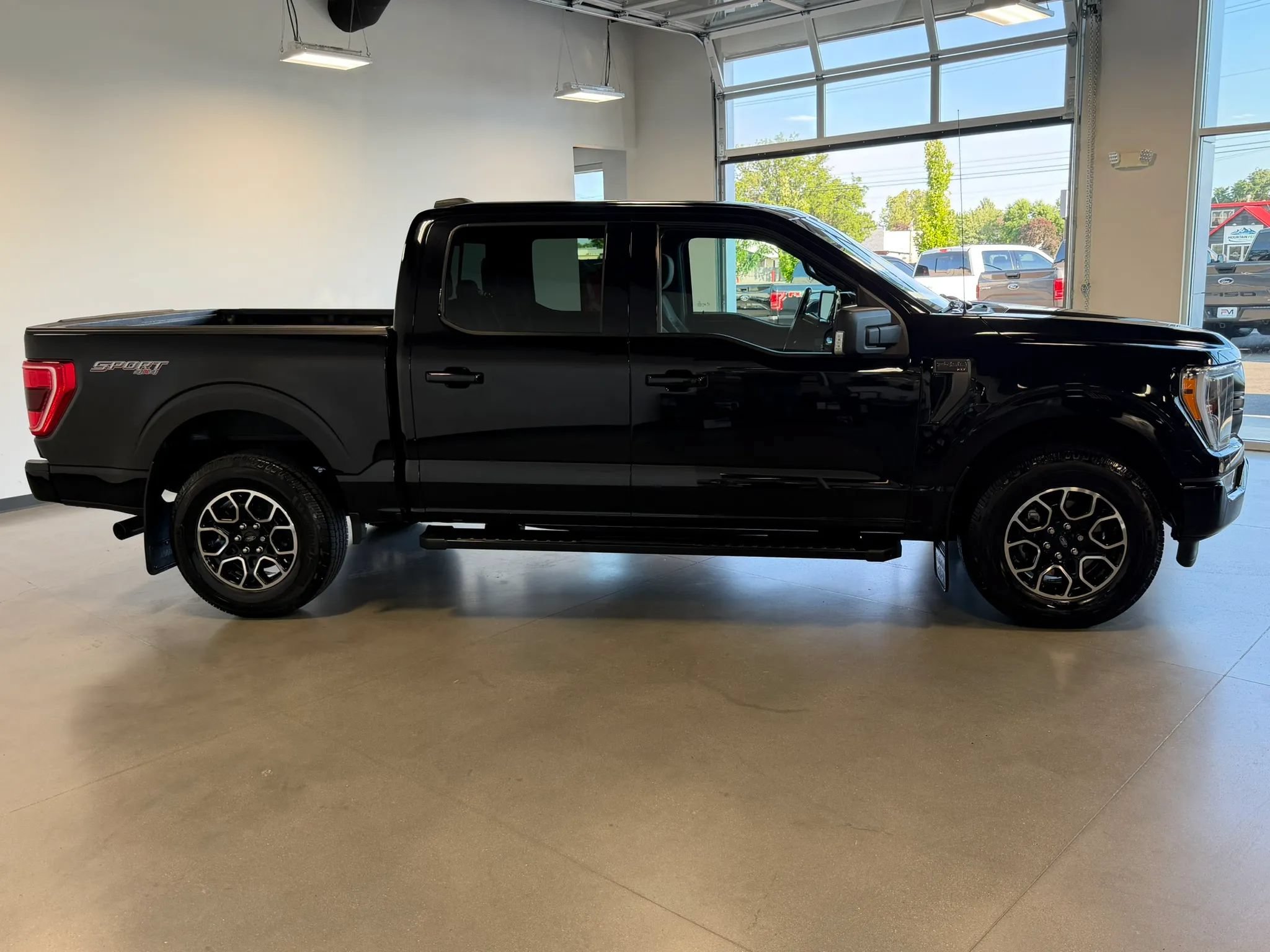 Used 2021 Ford F150 XLT w/ Equipment Group 302A High AWD/4WD image 5