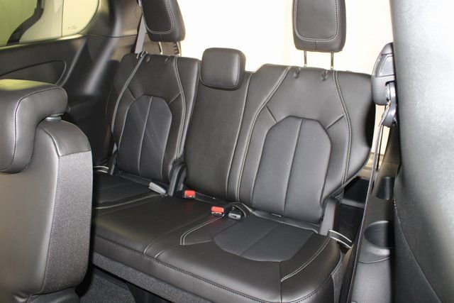 New 2026 Chrysler Pacifica Select image 19