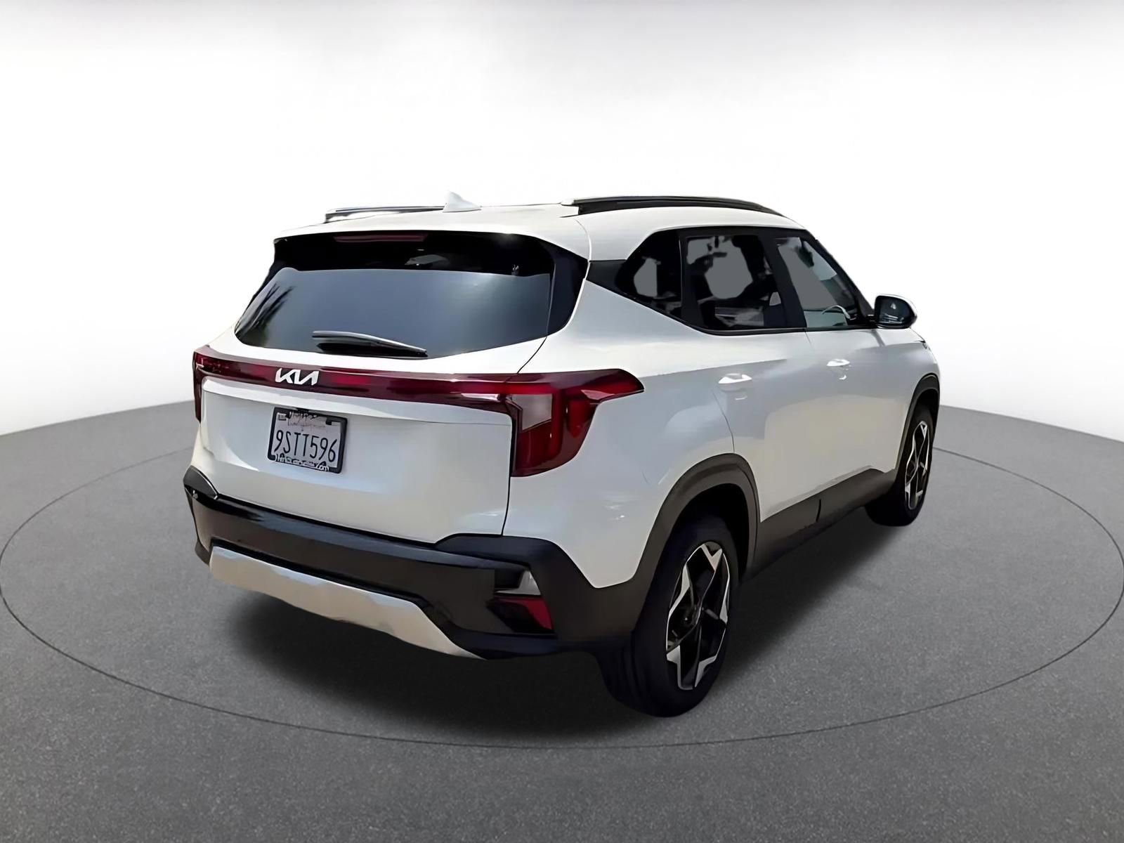 Used 2025 Kia Seltos S FWD image 15