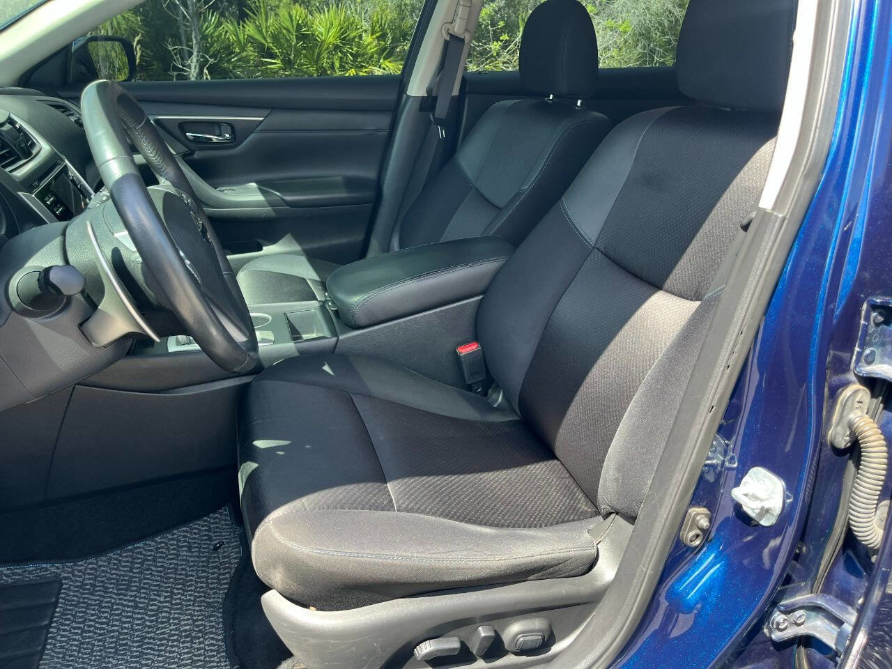 Used 2017 Nissan Altima 3.5 SR image 11