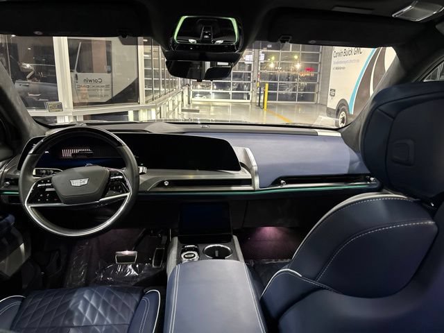 Certified 2026 Cadillac Vistiq Premium Luxury AWD/4WD image 41