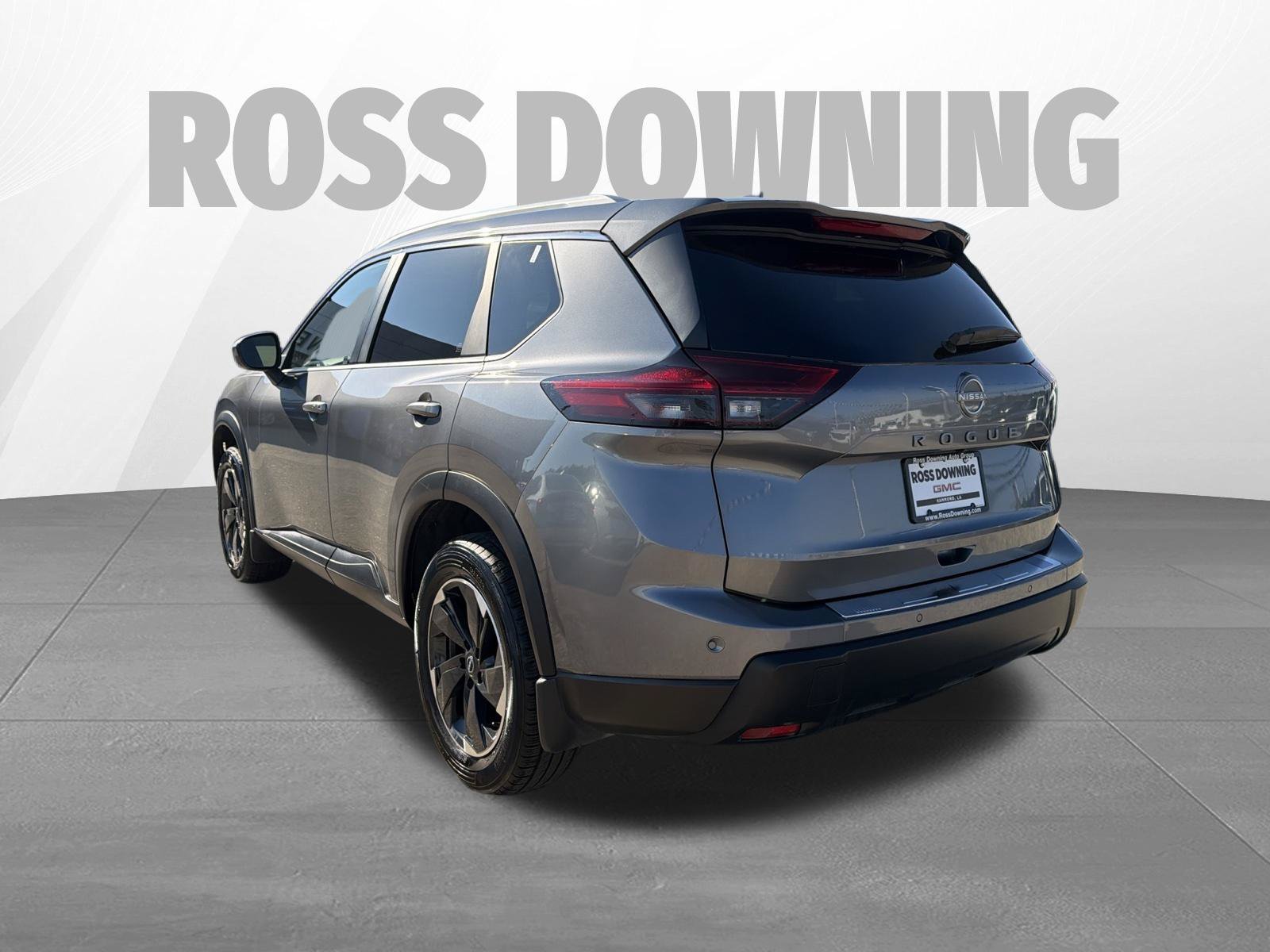 Used 2025 Nissan Rogue SV w/ SV Premium Package FWD image 6