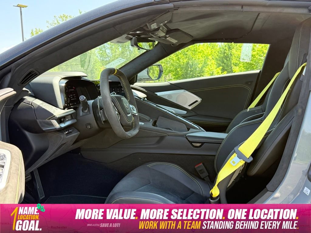 Used 2024 Chevrolet Corvette Stingray Premium Conv w/ Z51 Performance Package RWD image 15