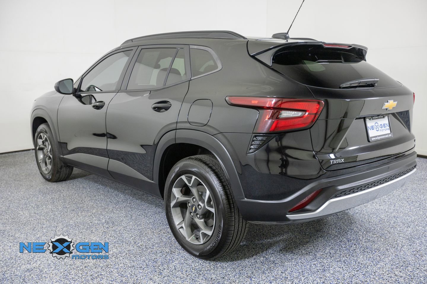 Used 2025 Chevrolet Trax LT w/ Driver Confidence Package FWD image 5