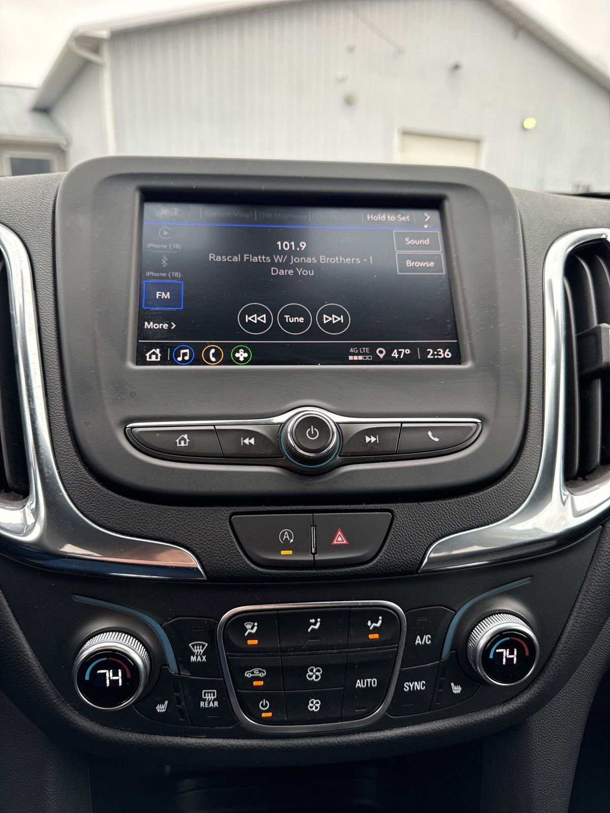 Used 2024 Chevrolet Equinox LT image 18