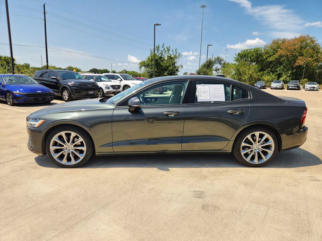 Used 2021 Volvo S60 T5 Momentum w/ Premium Package FWD image 5