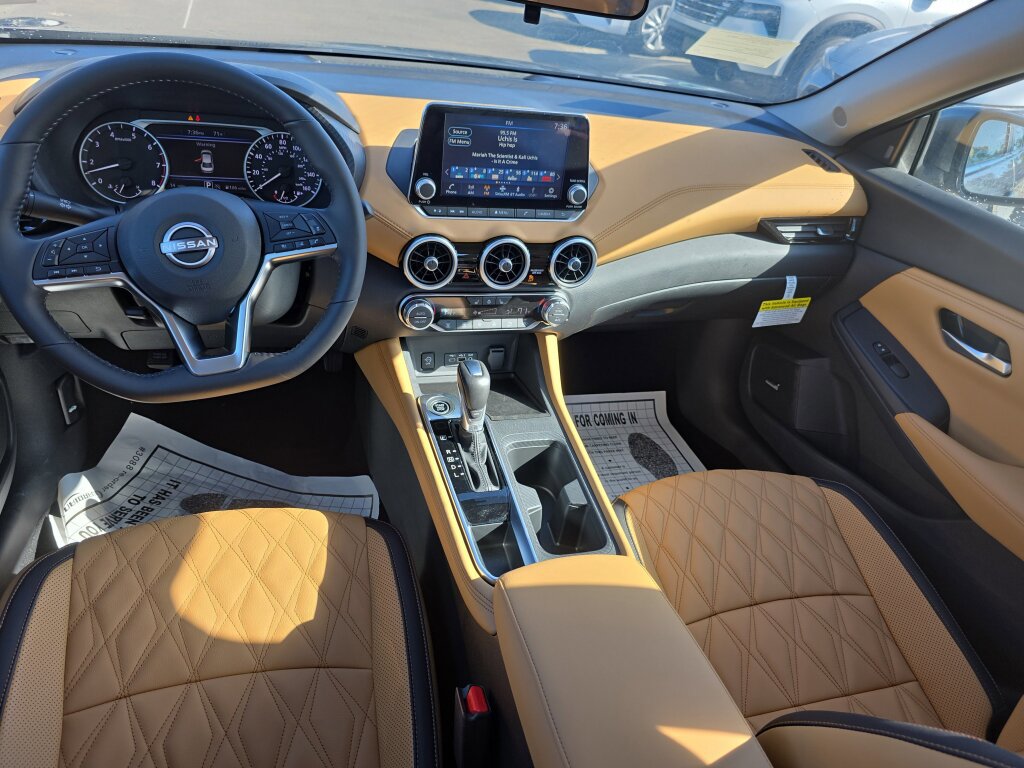 Used 2025 Nissan Sentra SV w/ SV Premium Package image 4