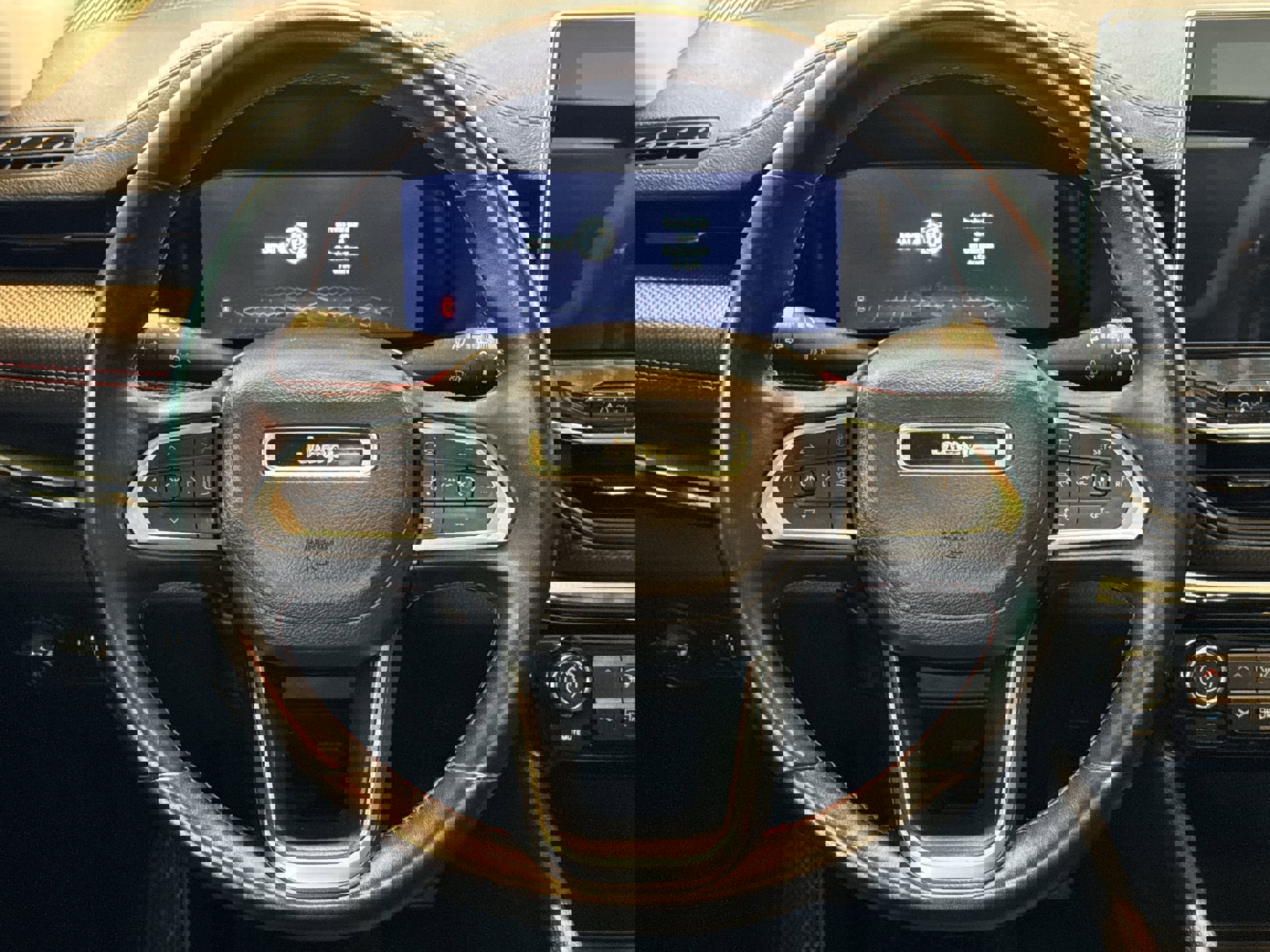 Used 2022 Jeep Compass Trailhawk w/ Trailhawk Elite Group image 14