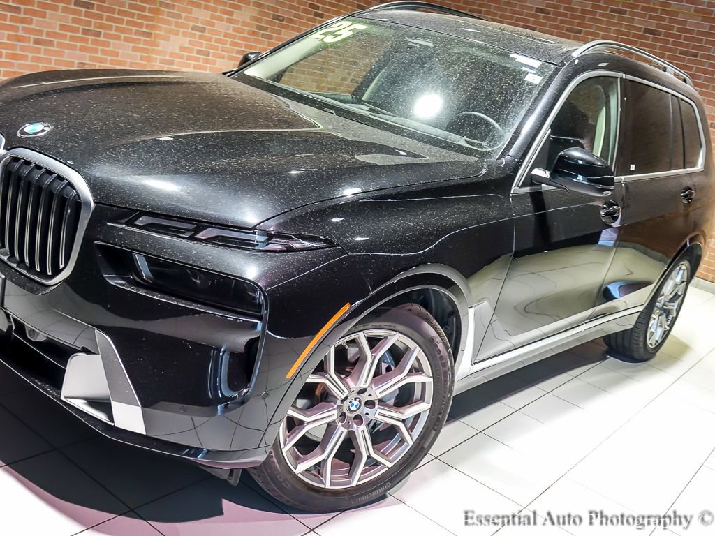 Used 2025 BMW X7 xDrive40i w/ Premium Package image 5
