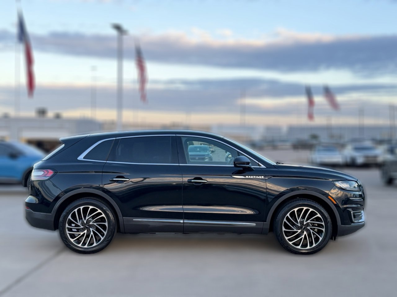 Used 2019 Lincoln Nautilus Reserve w/ Cargo Utility Package FWD image 5