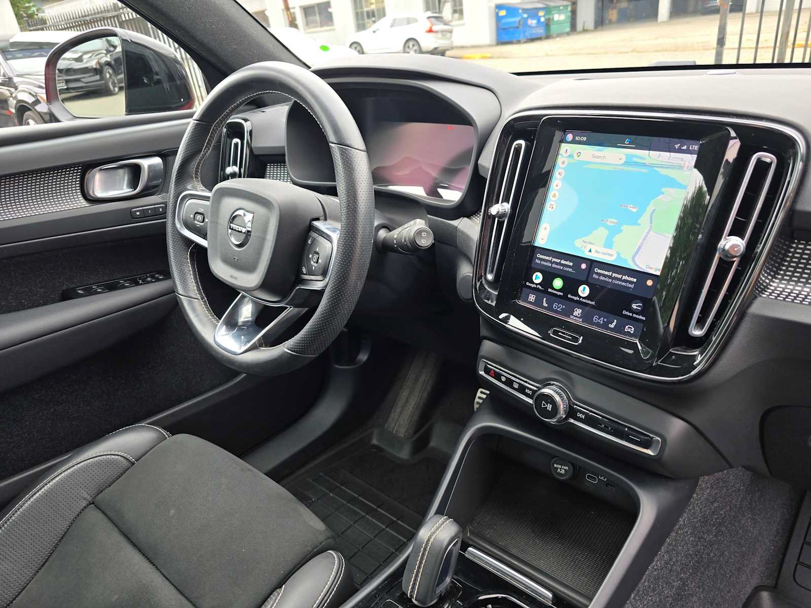 Used 2021 Volvo XC40 P8 Recharge AWD/4WD image 11