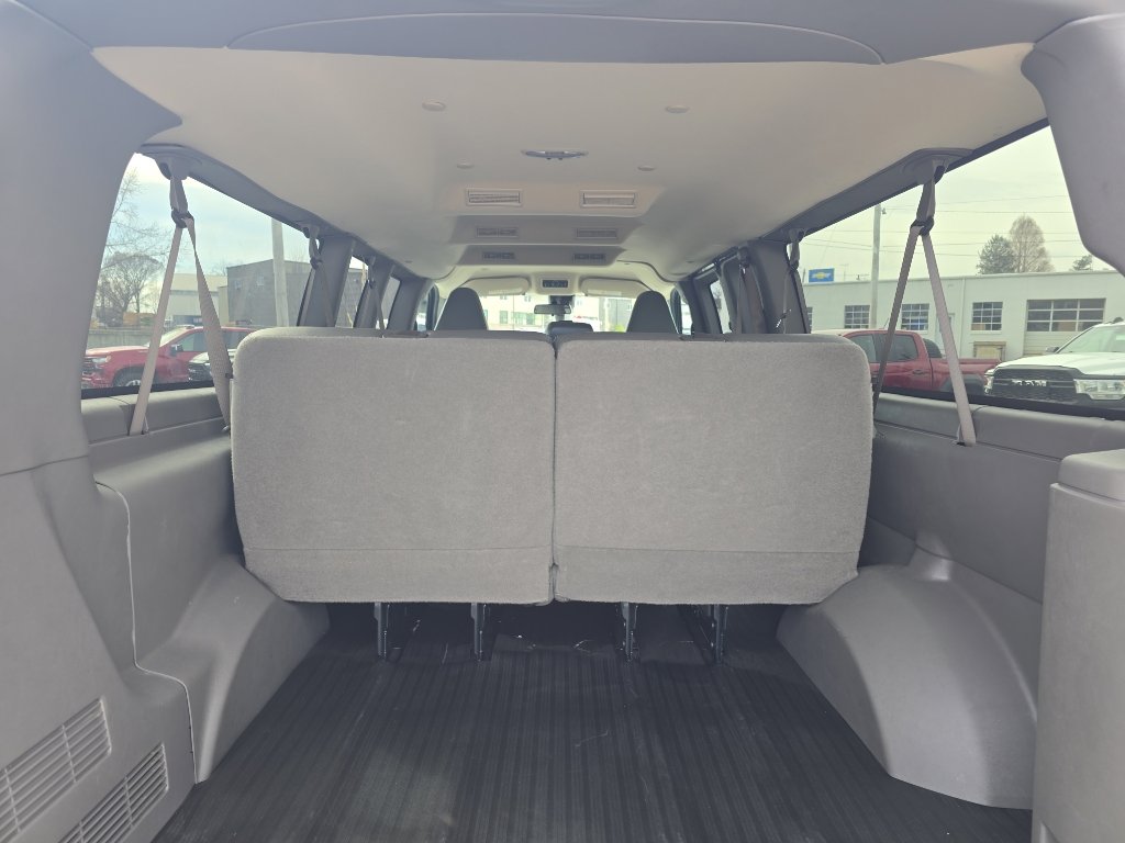 Used 2020 Chevrolet Express 3500 LS image 9