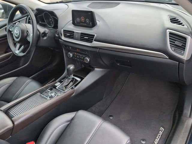 Used 2018 MAZDA MAZDA3 Touring image 32