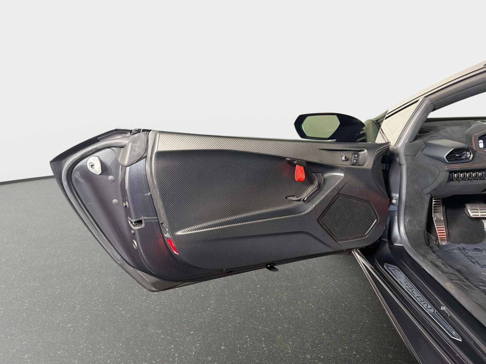 Used 2022 Lamborghini Huracan STO image 29