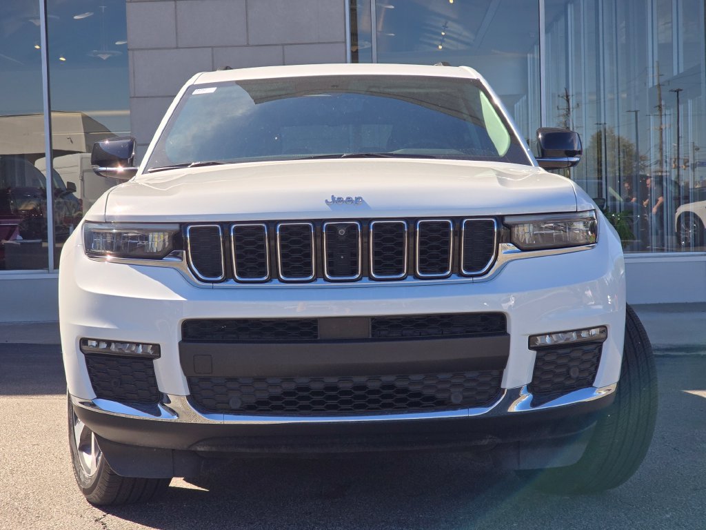 Used 2023 Jeep Grand Cherokee L Limited w/ Luxury Tech Group II AWD/4WD image 12
