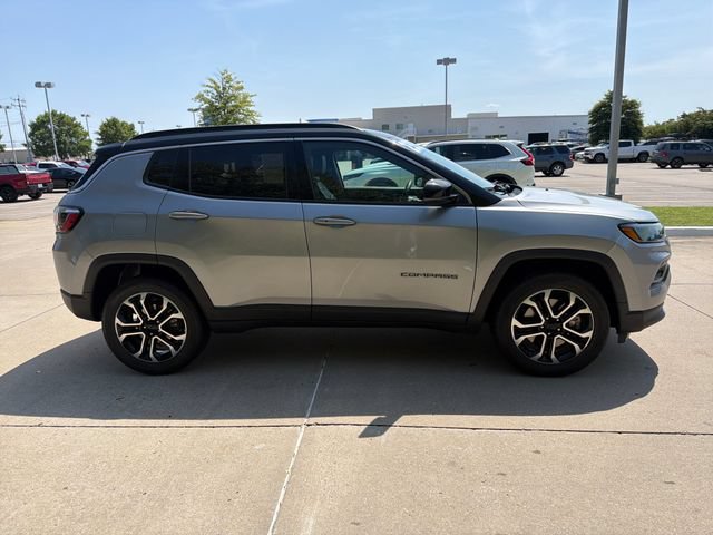 Used 2024 Jeep Compass Limited AWD/4WD image 6