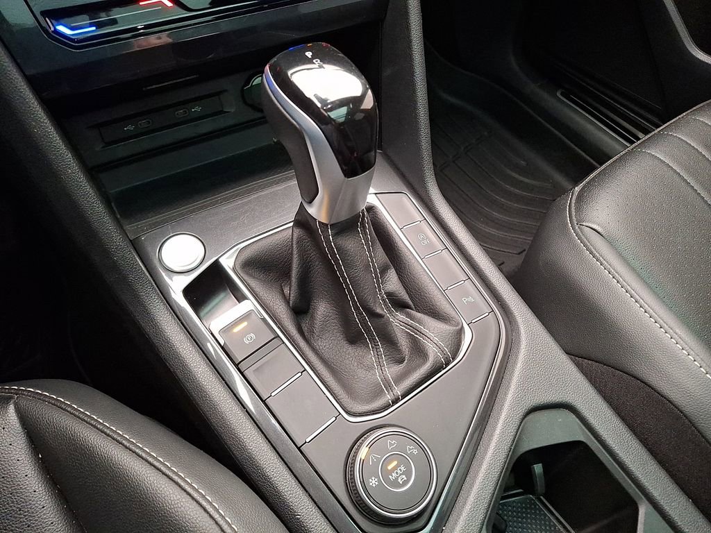 Used 2024 Volkswagen Tiguan SE R-Line AWD/4WD image 17