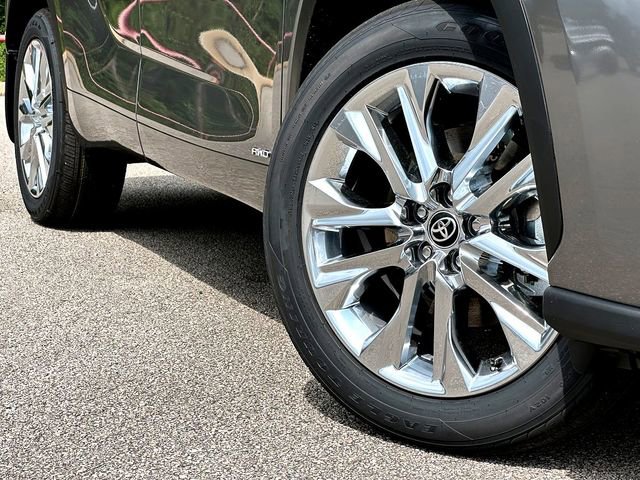 New 2026 Toyota Highlander Limited AWD/4WD image 2
